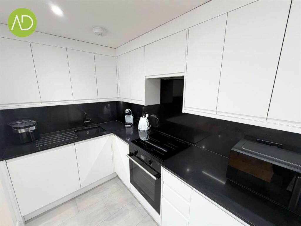 Apartment in Enfield - View 2