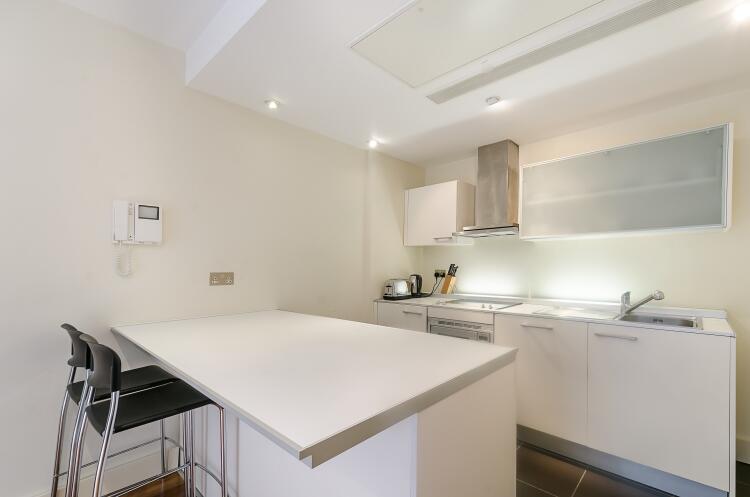 Apartment in London - View 5