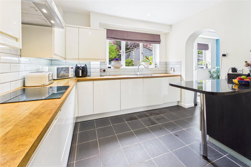 House in Greenham - View 5