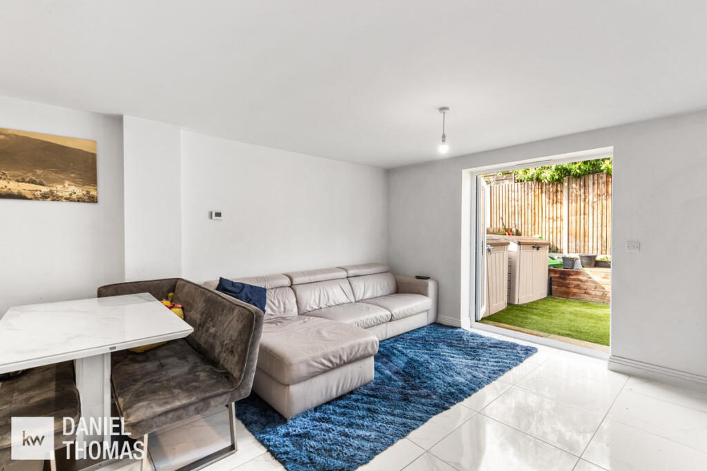 Apartment in Epping Forest, Waltham Abbey - More