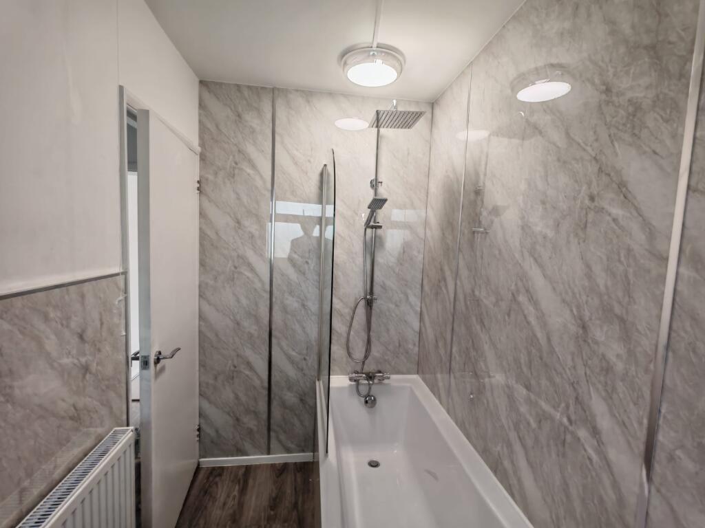 Apartment in Croydon - More