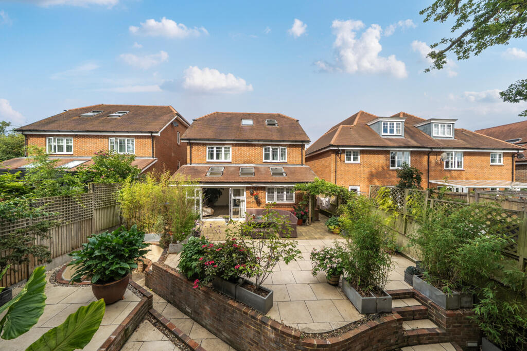 Firs Close, Horsham, RH12 - More
