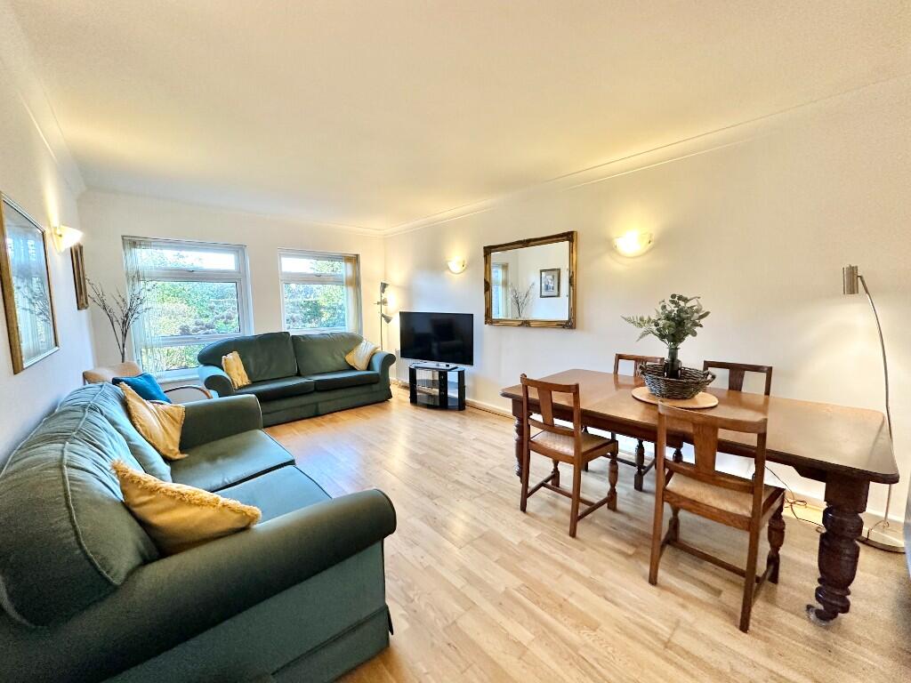 Beaufort Avenue, Sale, Greater Manchester, M33 photo 3