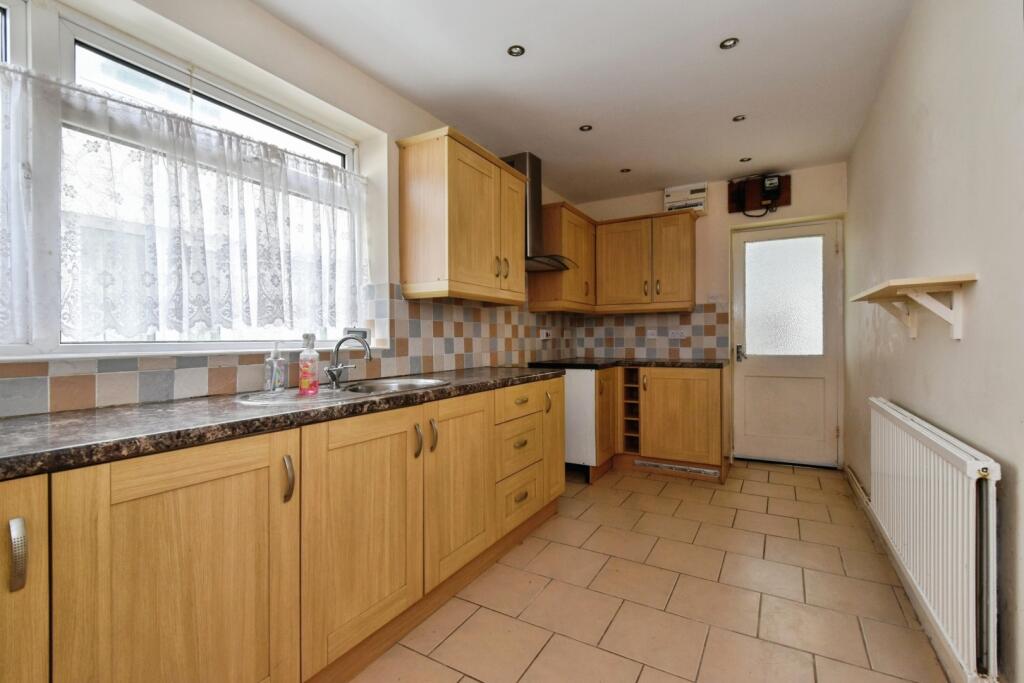 House in Gwauncaegurwen, Neath Port Talbot - View 4