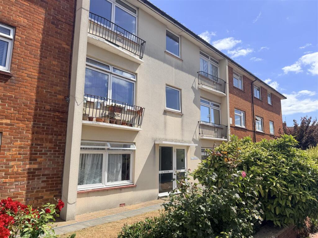 Main image of property: Roselands Avenue, Eastbourne
