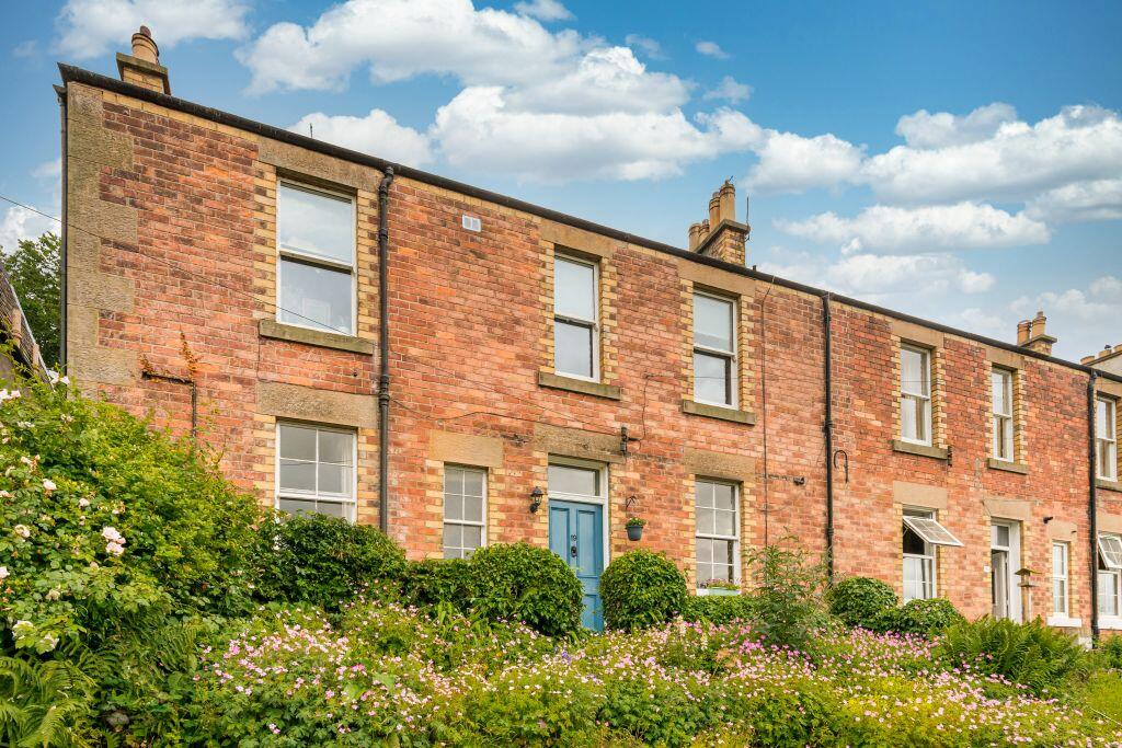 Main image of property: 19 Blackford Glen Road, Edinburgh, EH16 6AD