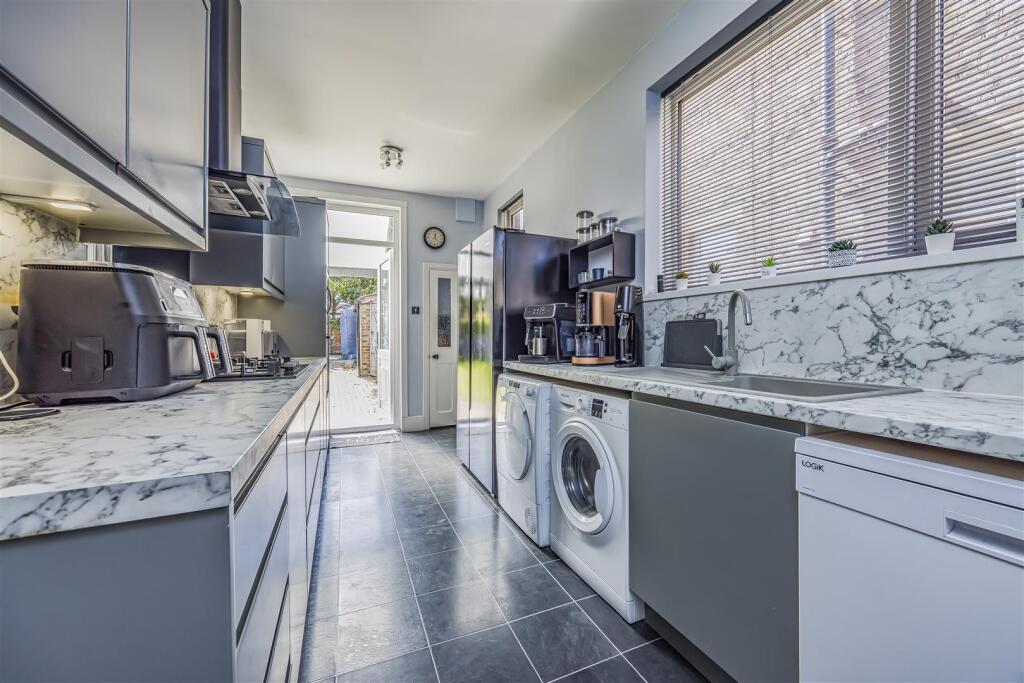 House in Portsmouth - View 5