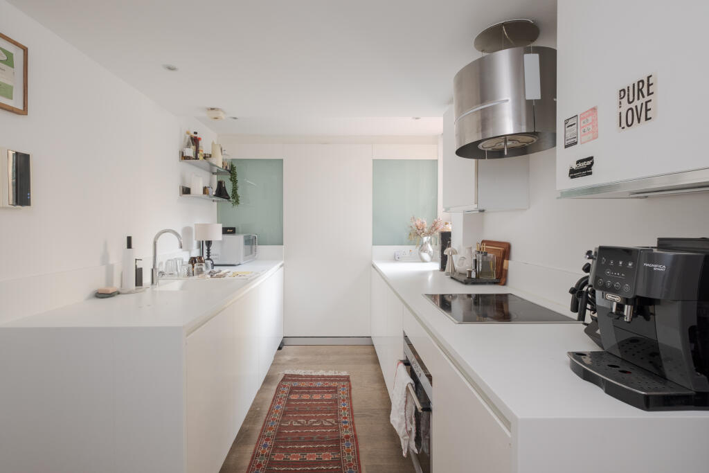 Apartment in London - More