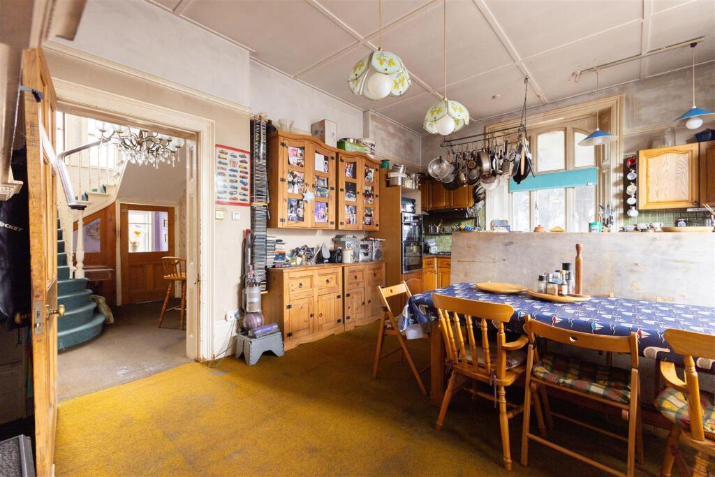 House in Hastings, Broomgrove - More