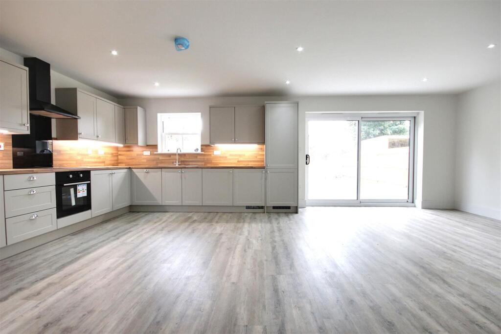 (NEW BUILD BUNGALOW) Houndale Bank, Riverside, Driffield photo 4