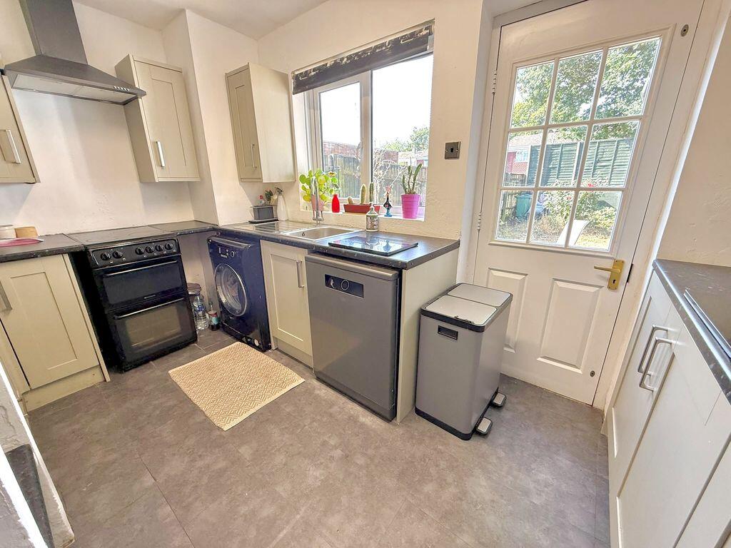 House in Luton - View 4