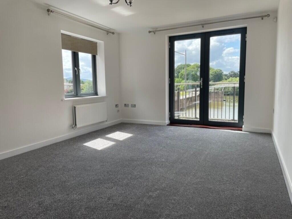 Apartment in Worcester, Worcestershire - View 5