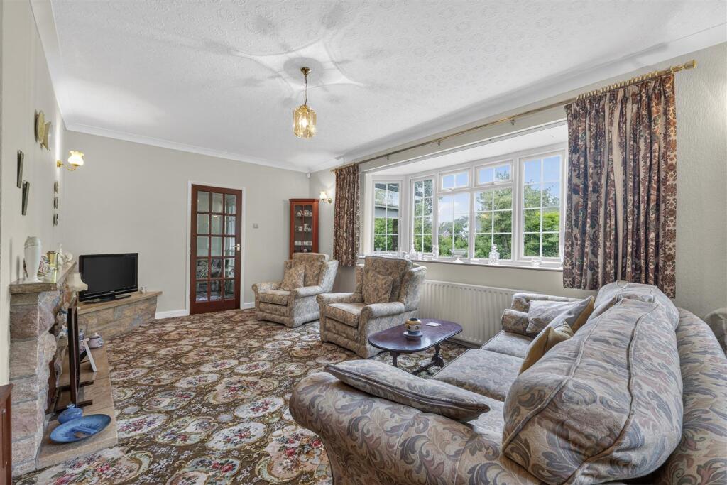 Lindhurst Lane, Mansfield - View 2