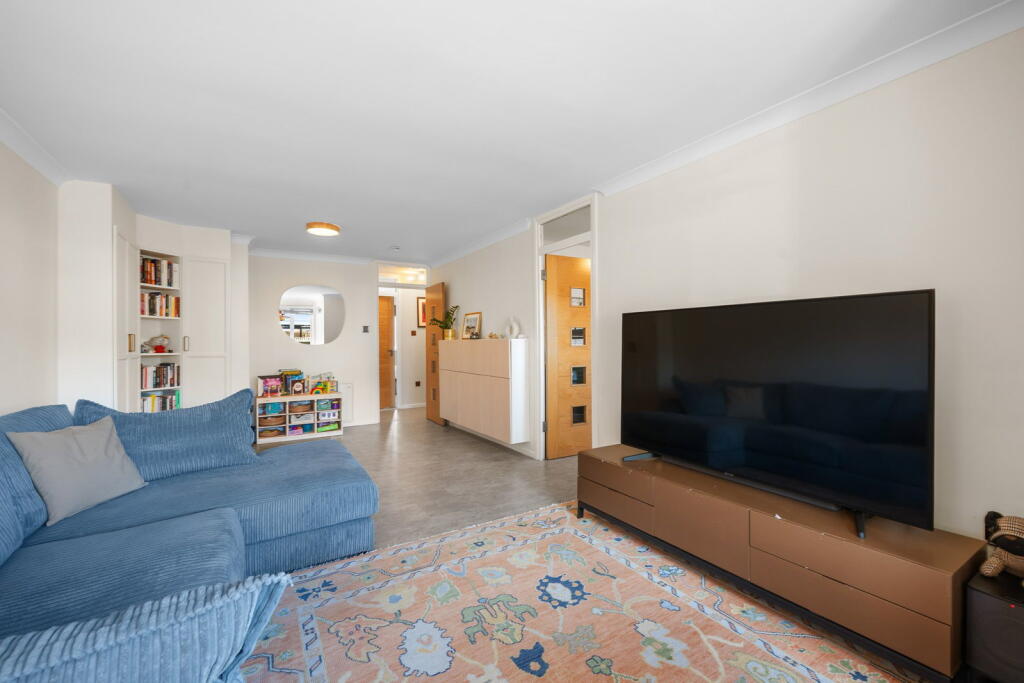 Apartment in Dartford - View 3