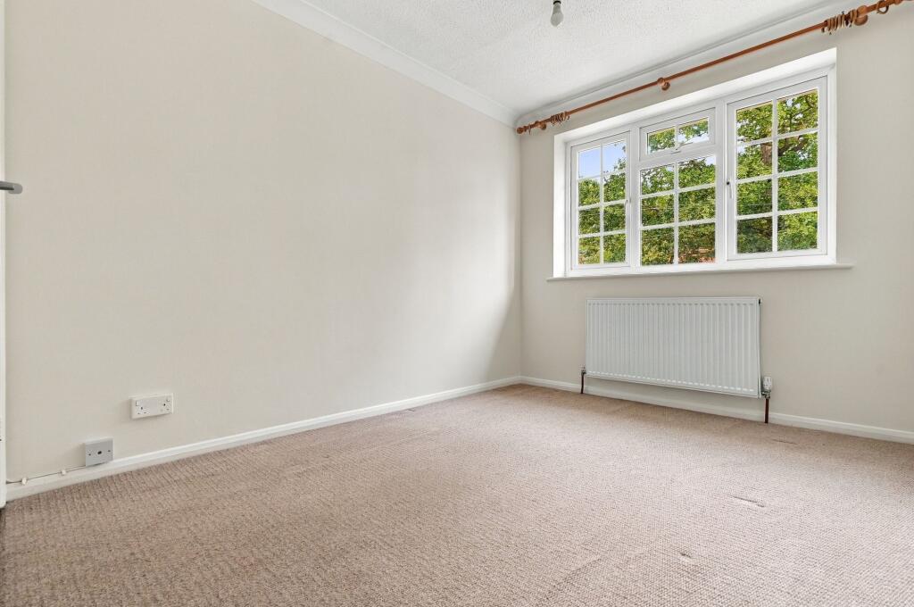 House in Slough - View 5