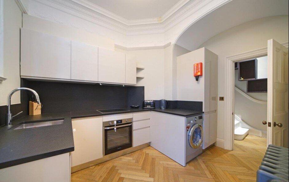 Apartment in London, City of Westminster - View 4