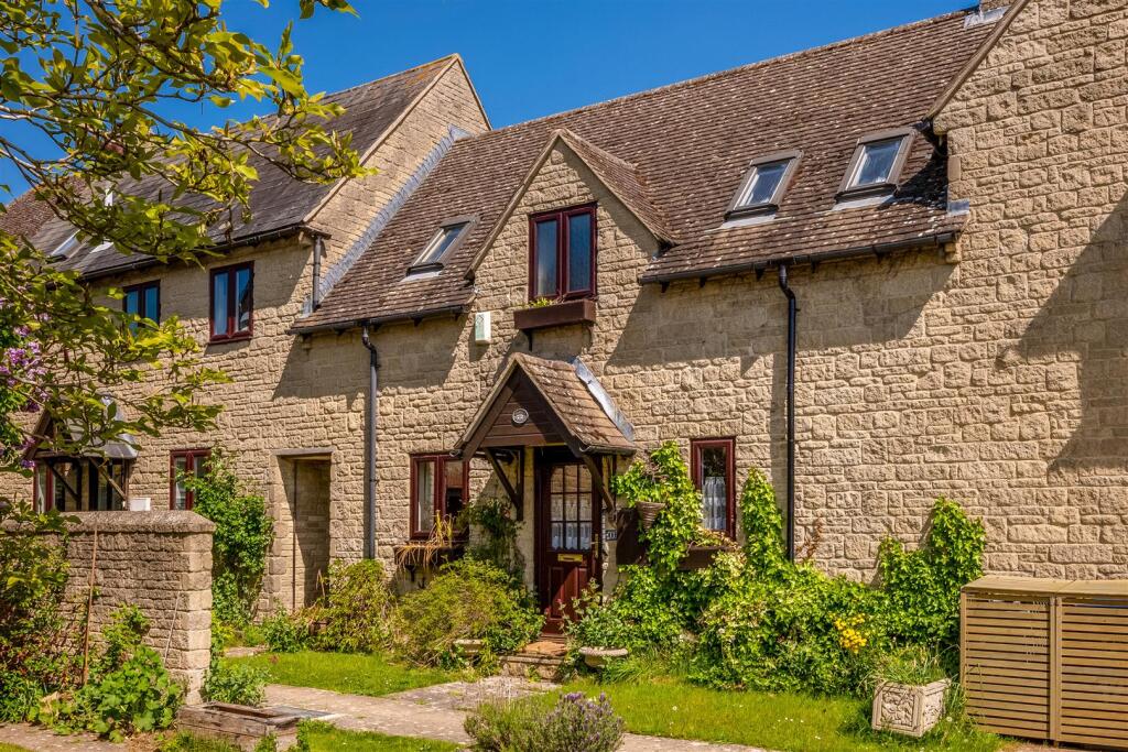 Main image of property: Rawlinson Close, Chadlington