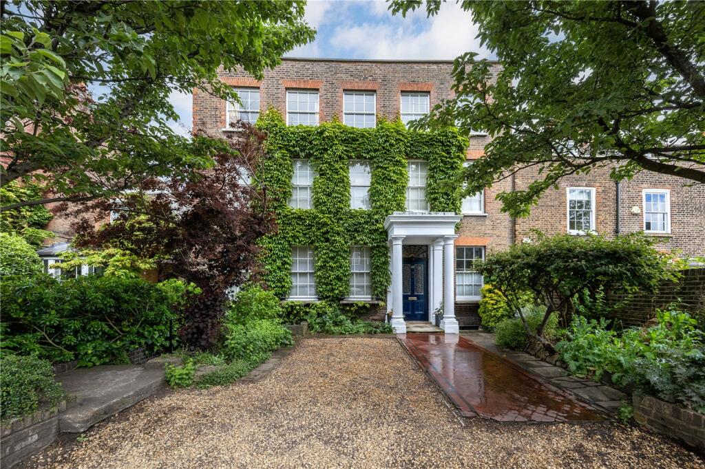 Main image of property: Sheen Road, Richmond, TW9