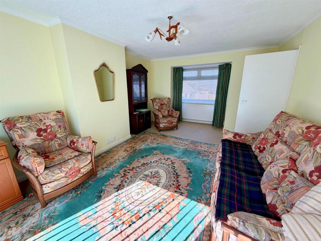 Manor Close, Eastbourne - View 4