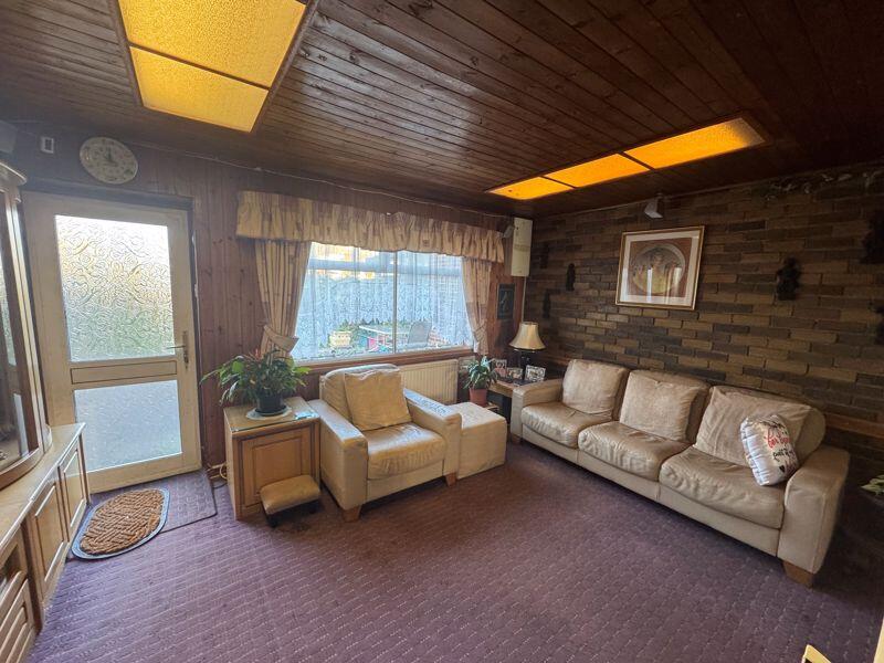 Byron Avenue, Cranford, Hounslow - View 6