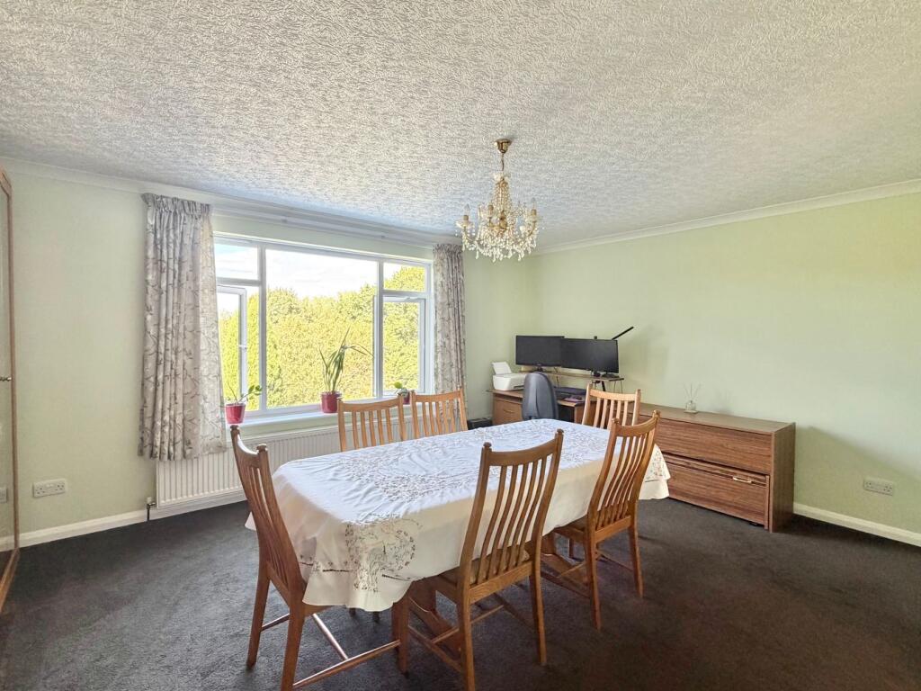 House in Bexhill-on-Sea, White Hill - More