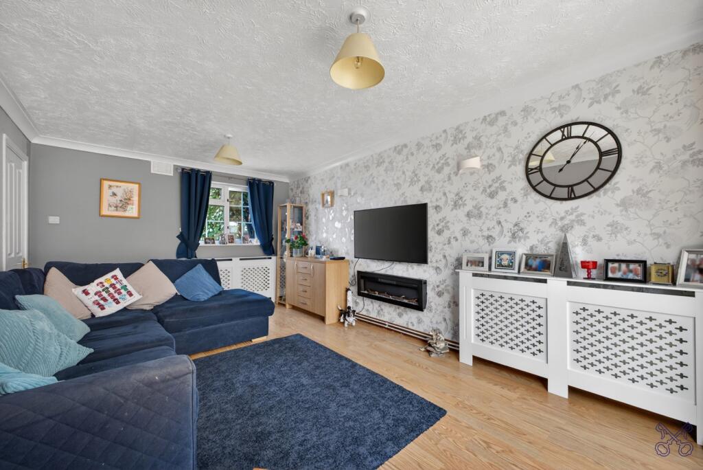Sycamore Avenue, Evesham, Worcestershire, WR11 photo 3