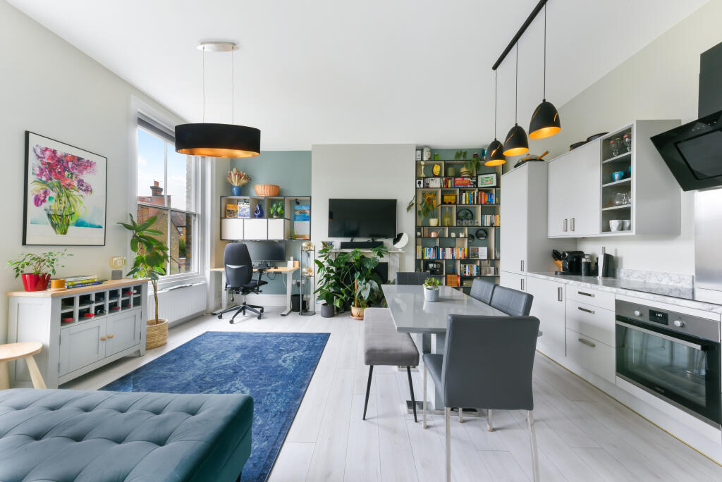 Main image of property: Nightingale Mansions, SW12