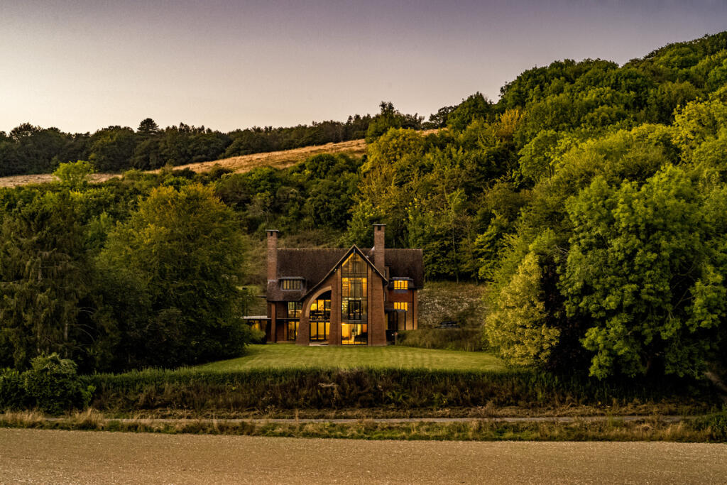 A*I様 House on the Hill Checker Chequers: House on the Hill Checker Where is the Prime Minister