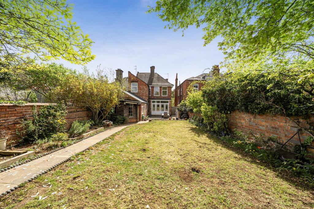 House in Northampton - View 5