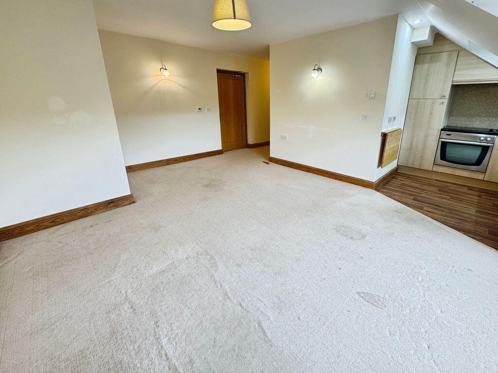 Apartment in Newcastle upon Tyne - View 4