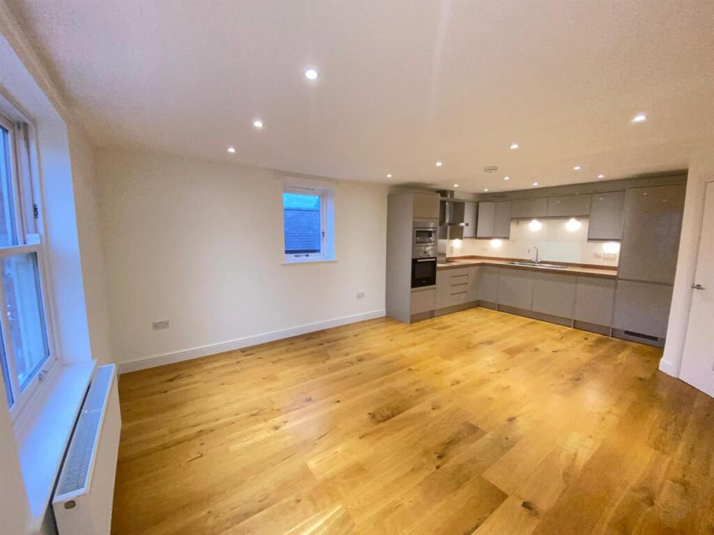 Apartment in Chester - View 5