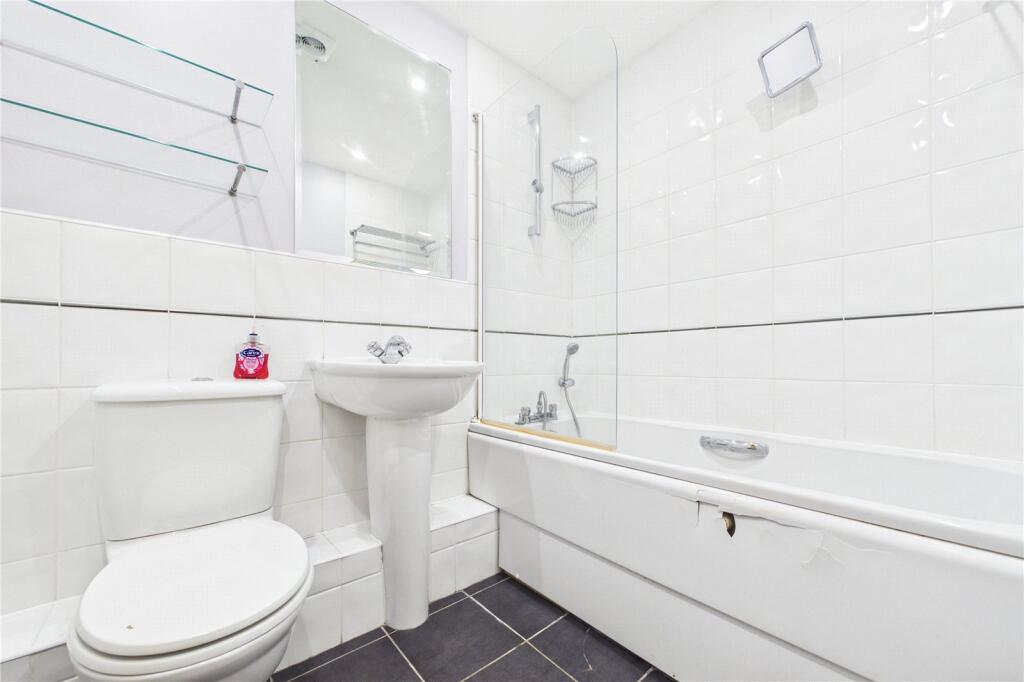Apartment in Basingstoke and Deane, Chineham - More