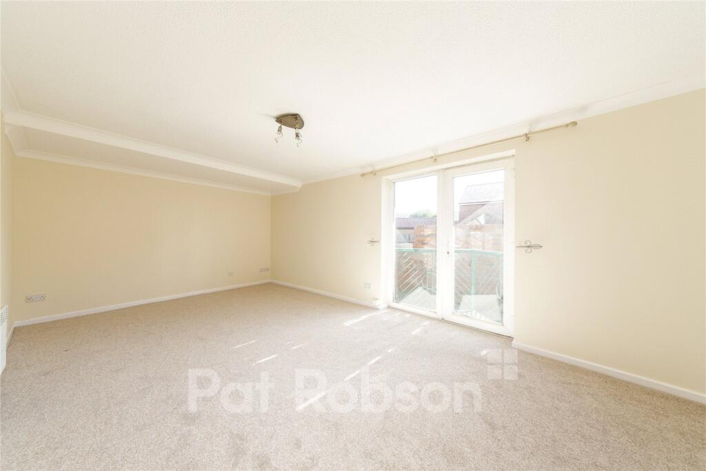 Apartment in North Tyneside, North East - View 5