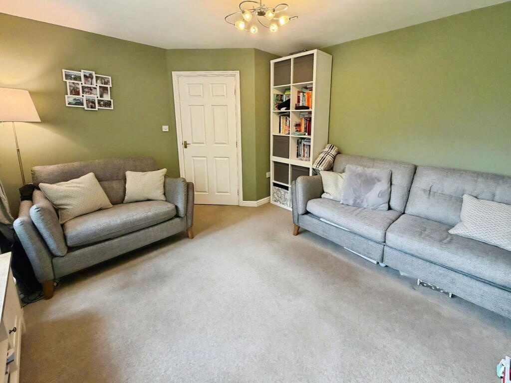 Elm Crescent, Penllergaer, Swansea, SA4 9ZS photo 4