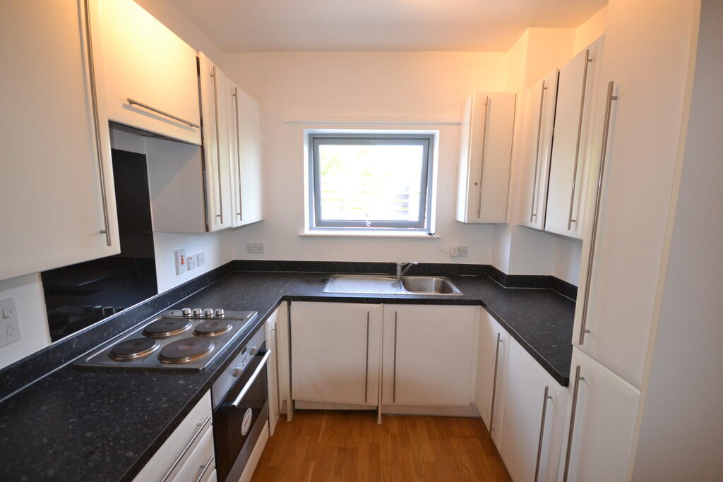 Apartment in Romford - View 4
