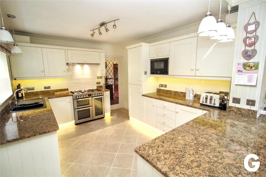 Evans Close, Ashley Heath, Ringwood, Hampshire, BH24 photo 4