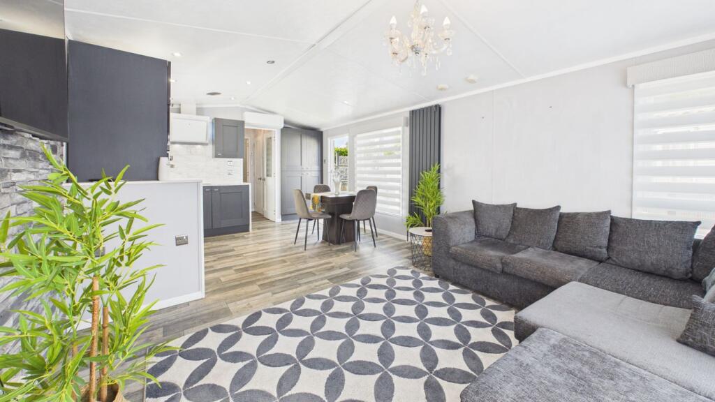 House in Peterborough - View 2