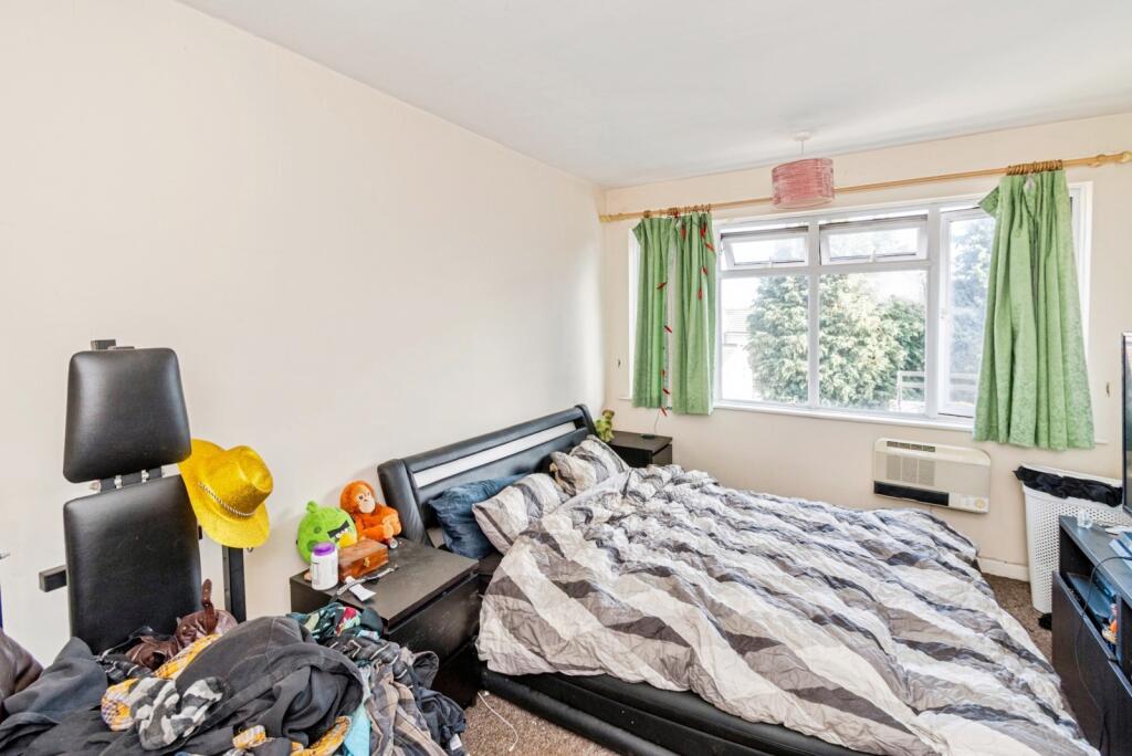 Apartment in Southampton - View 5