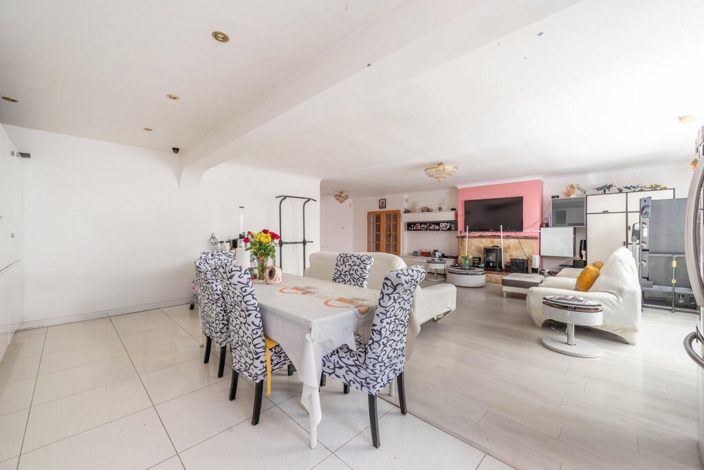 House in Harrow - View 5