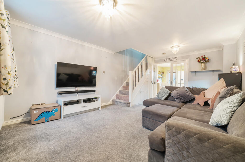 House in Newell Green, Warfield - View 3