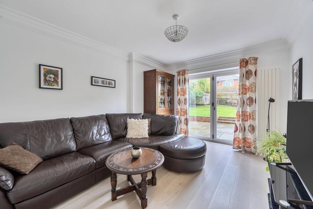 Craddocks Close, Ashtead, KT21 photo 4