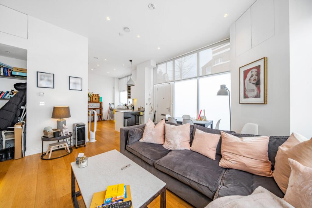 Main image of property: Oxford Road, Putney, London, SW15