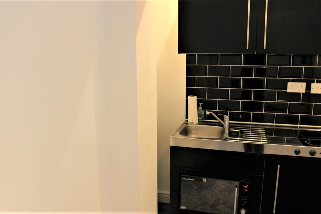 Apartment in Chelmsford - View 4