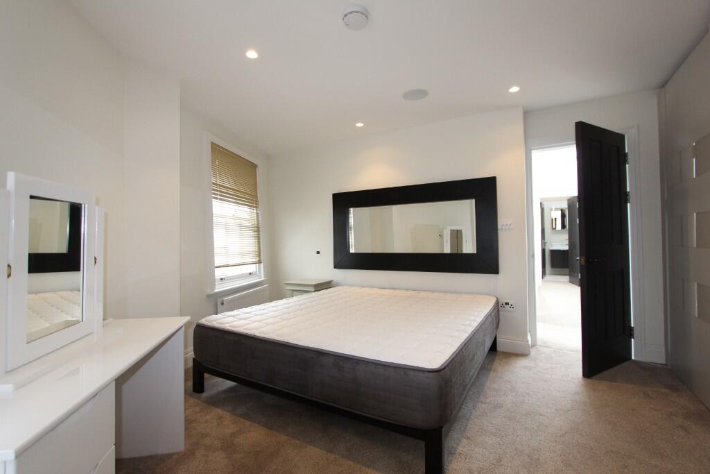 3 bedroom mews property for rent