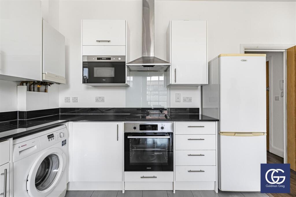 Apartment in London - View 5