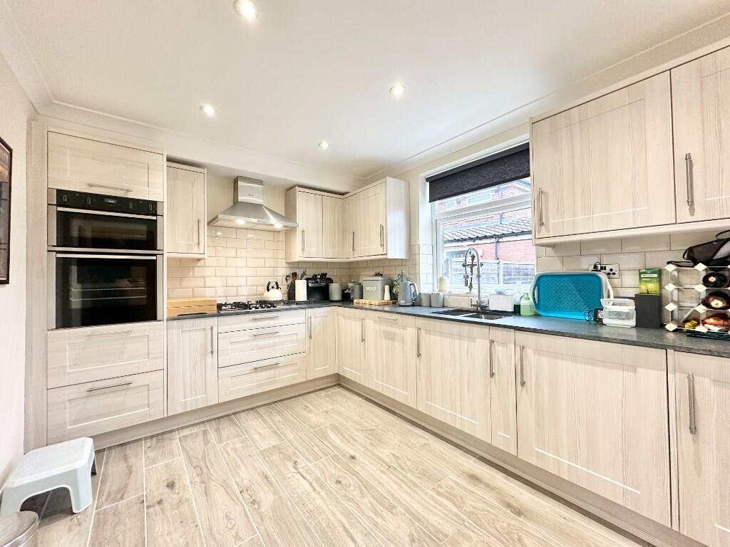 Homelands Road, Sale, Greater Manchester, M33 photo 4