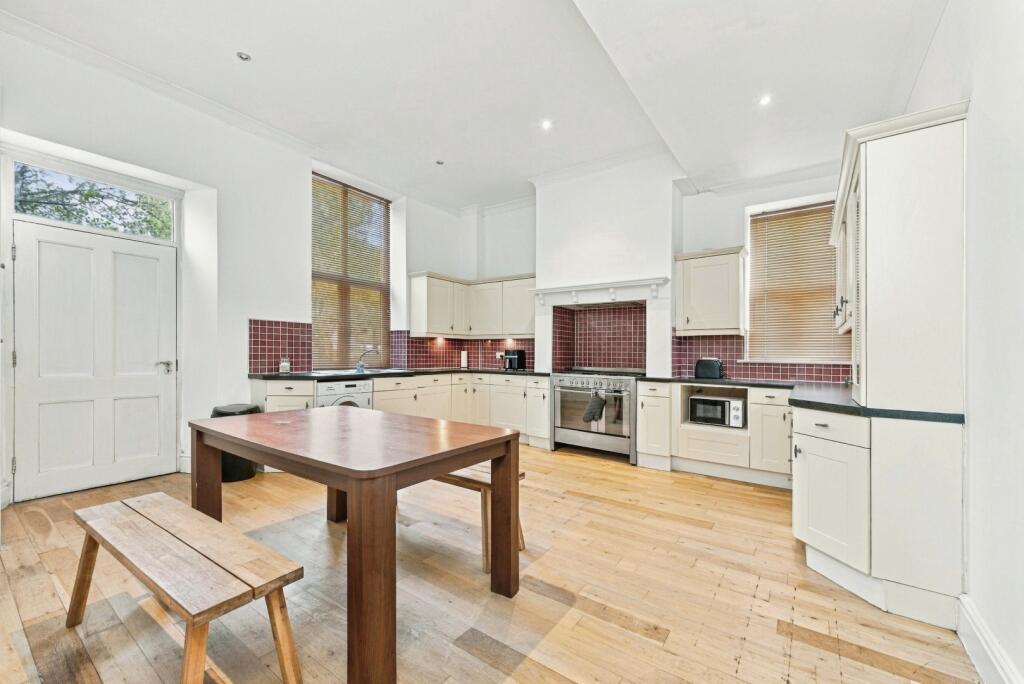 House in Kirklees, Mirfield - More