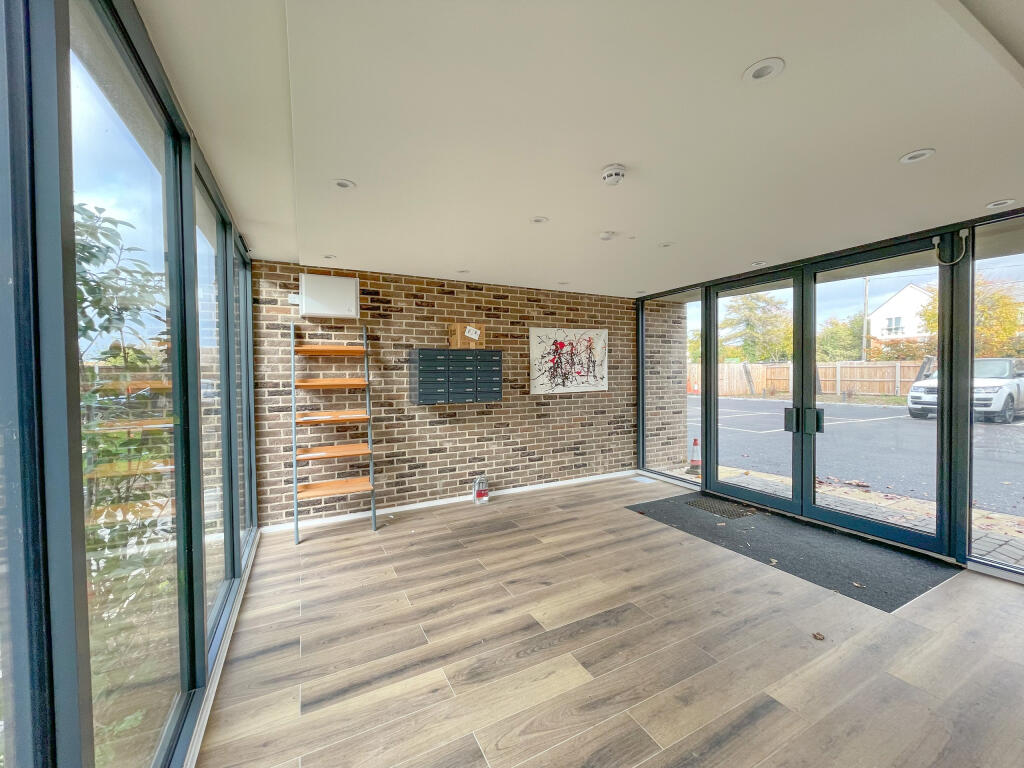 Apartment in West Suffolk, Studlands Park, Newmarket - View 2