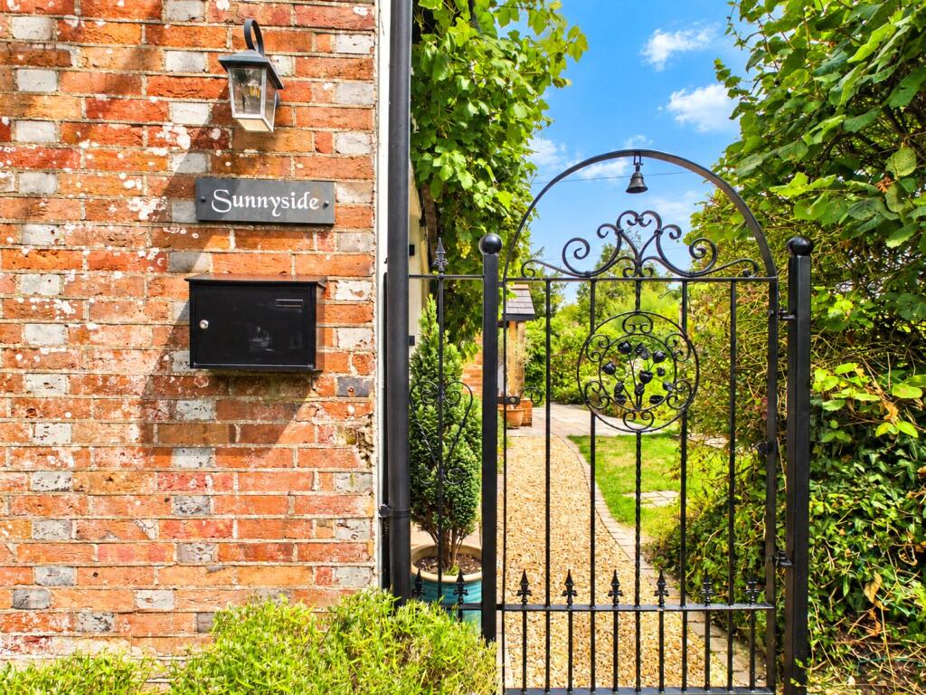 House in New Forest, Bransgore - View 2
