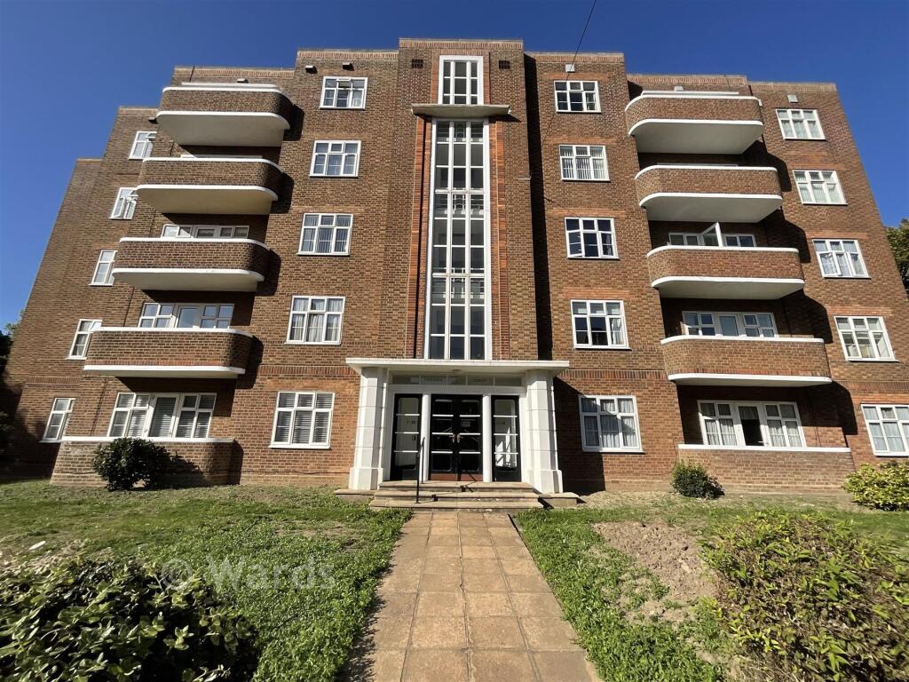 3-bed flat on Sandgate Road, Folkestone, Kent, £280,000